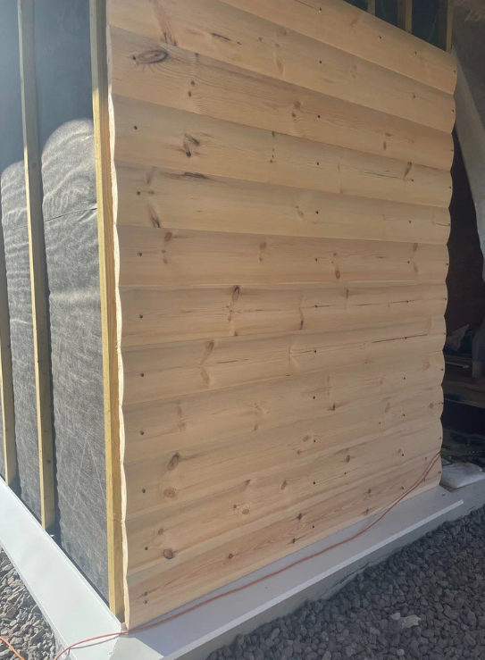 Пример отделки стены блок-хаусом