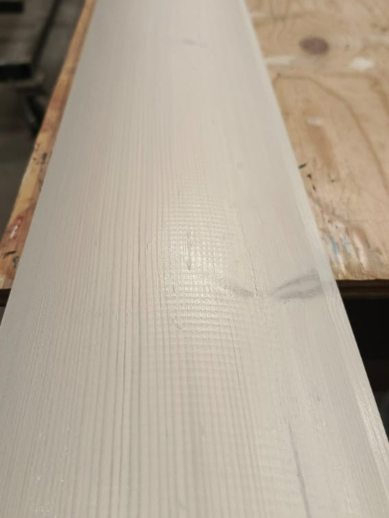 Фото блок-хауса, окрашенного лессирующим ЛКМ